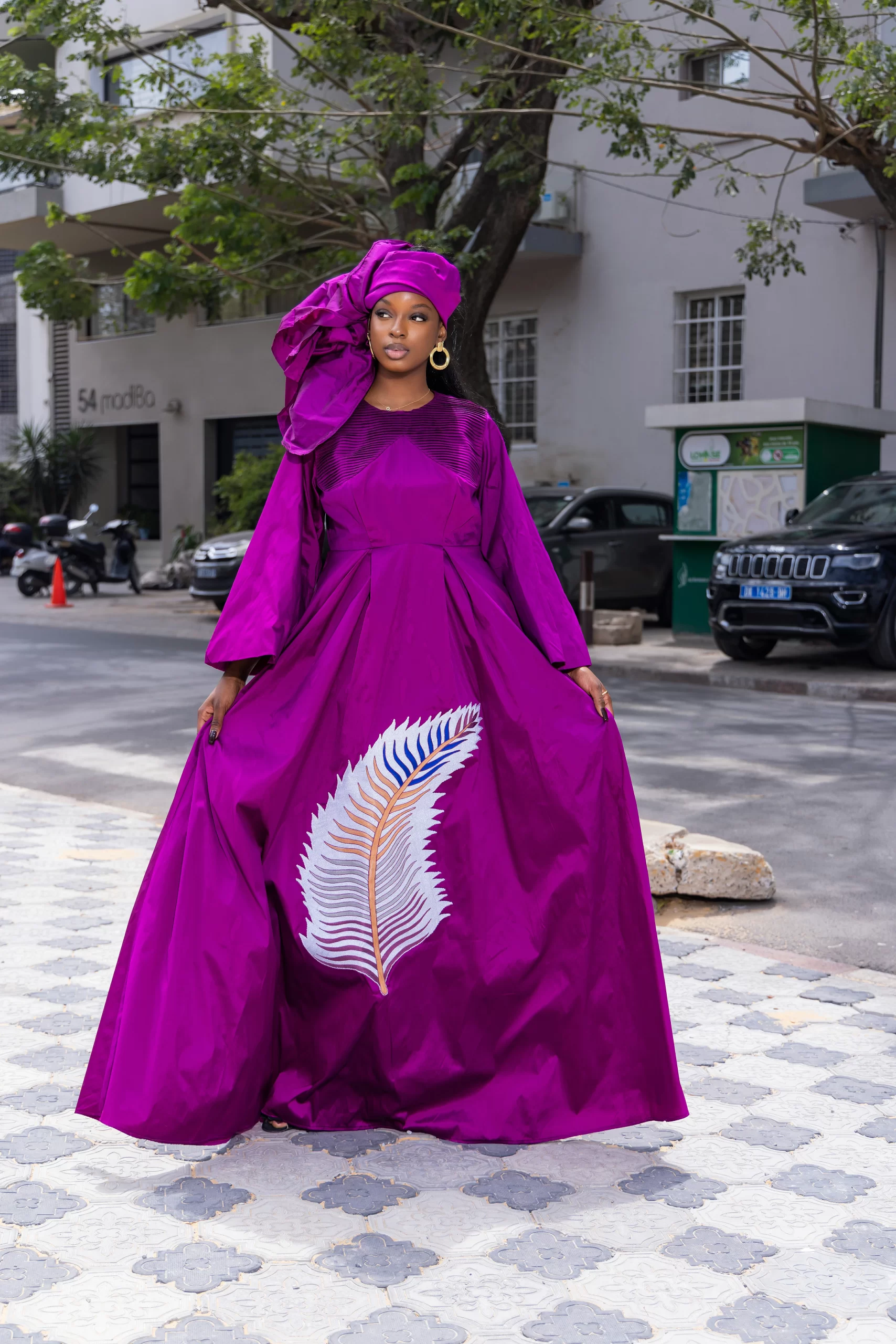 Robe Plume Magenta Foncé – Image 3