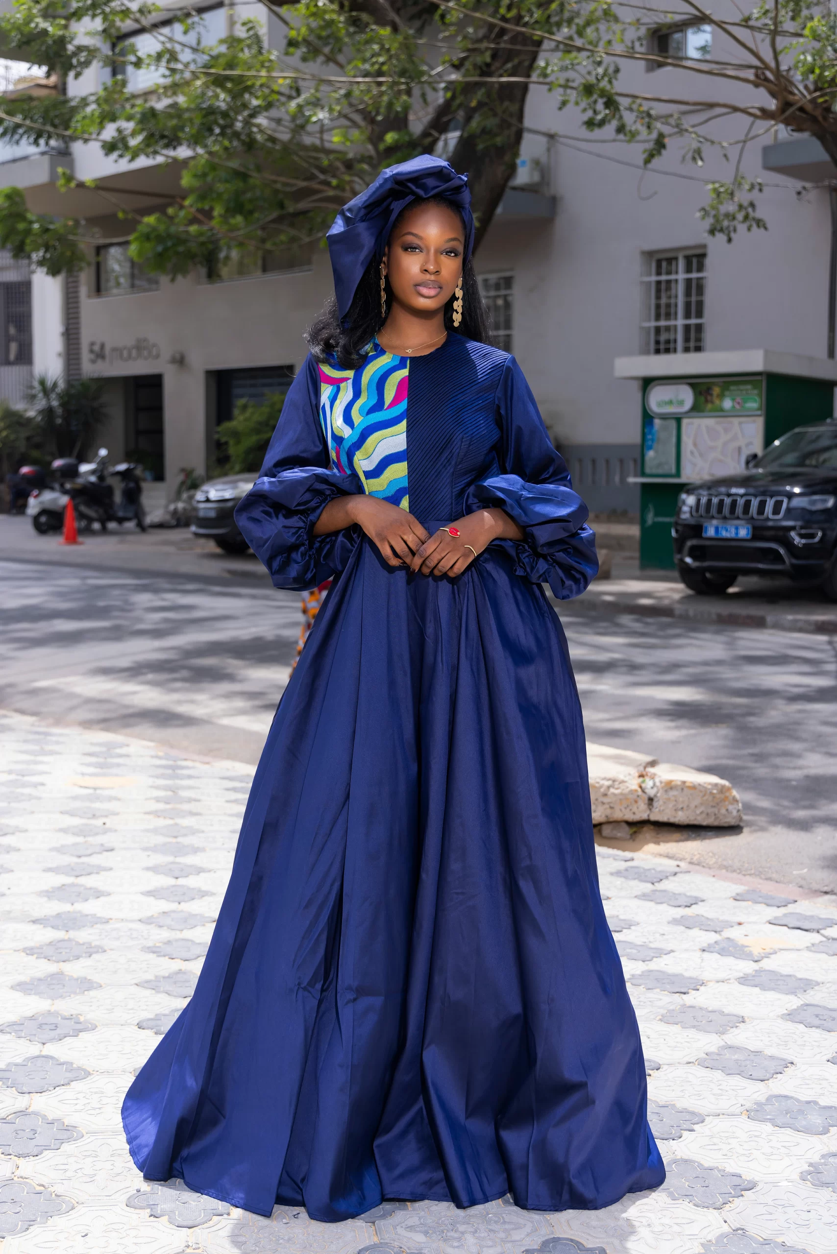 Robe Longue Bleu marine - Buste Brodé en Deux Tons – Image 3