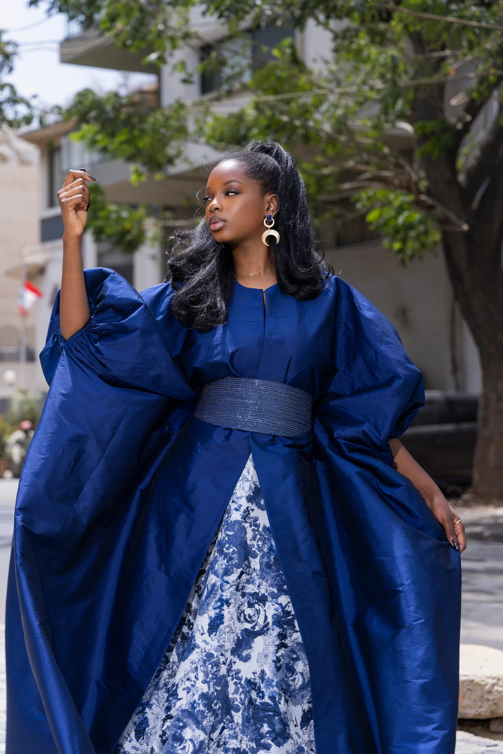 Robe Longue Bleue - Motifs Floraux – Image 4