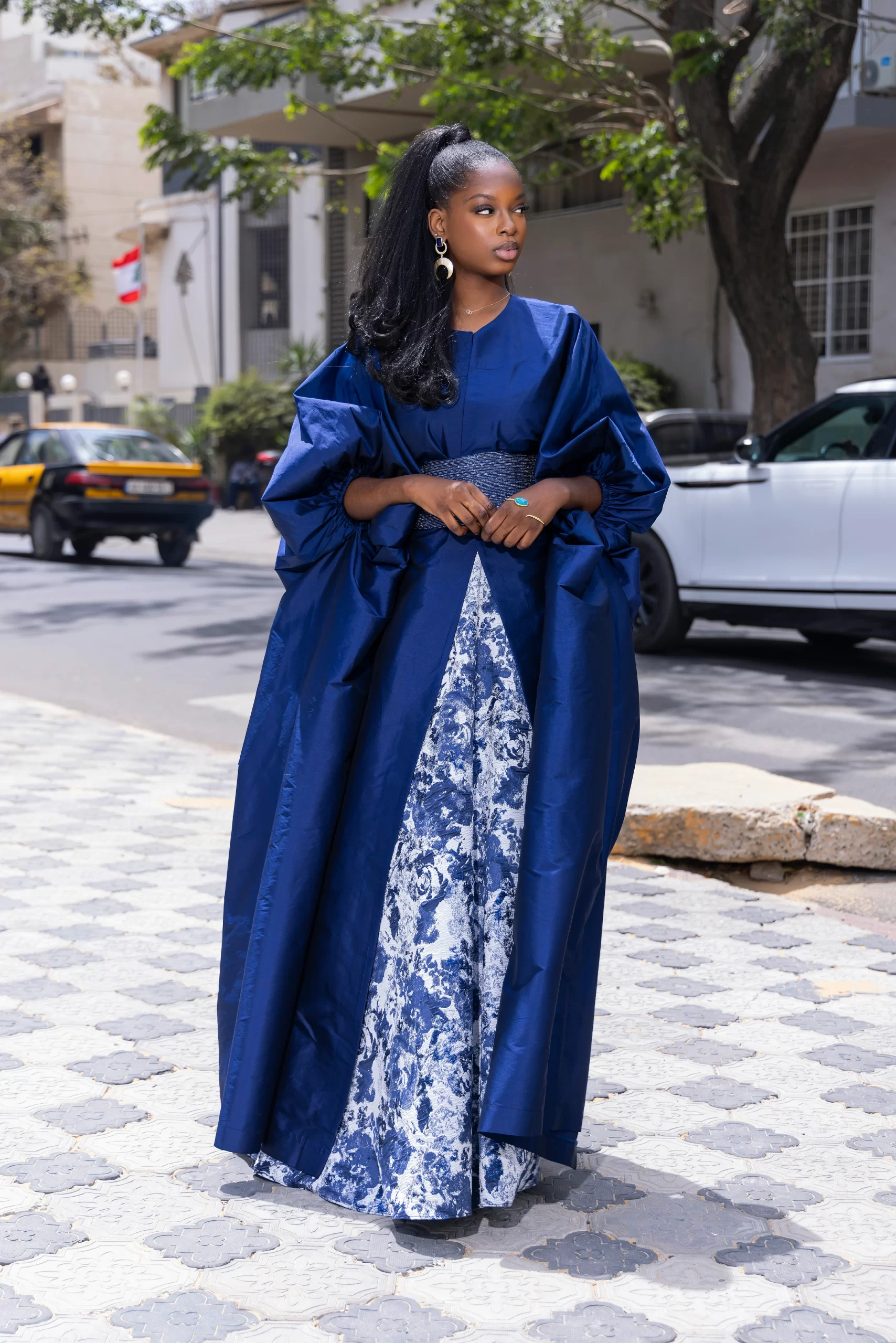 Robe Longue Bleue - Motifs Floraux – Image 3