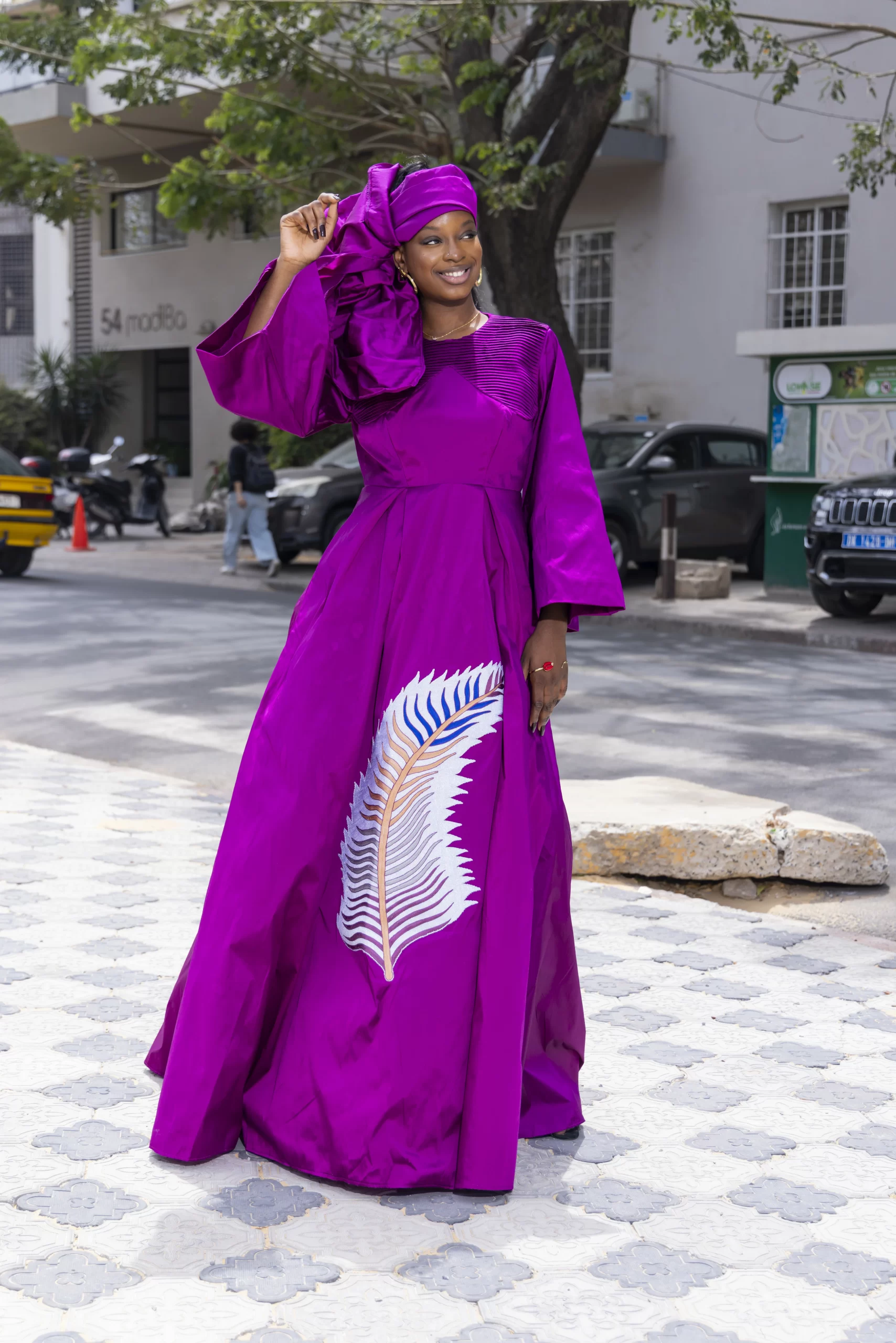 Robe Plume Magenta Foncé – Image 7
