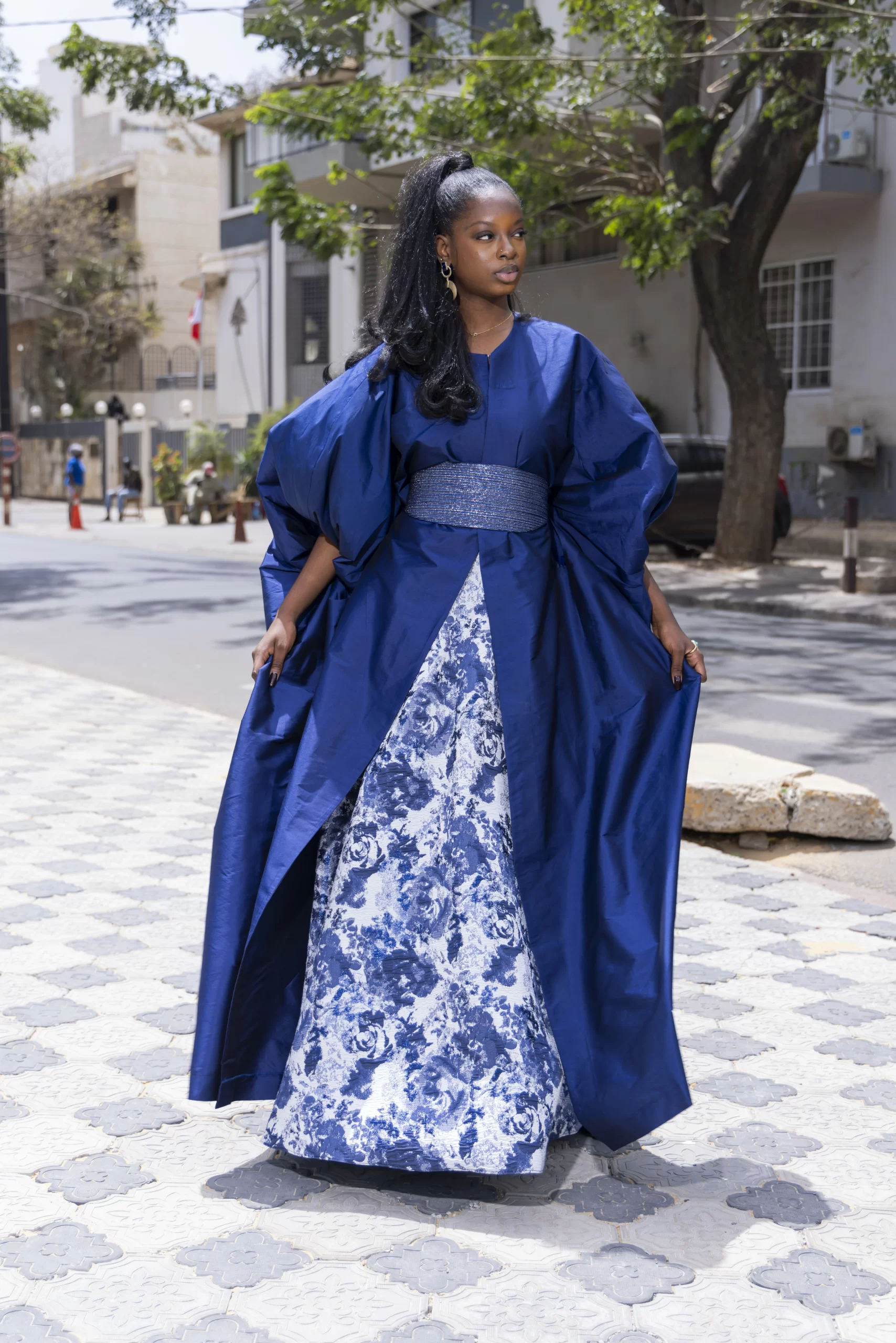 Robe Longue Bleue - Motifs Floraux – Image 7